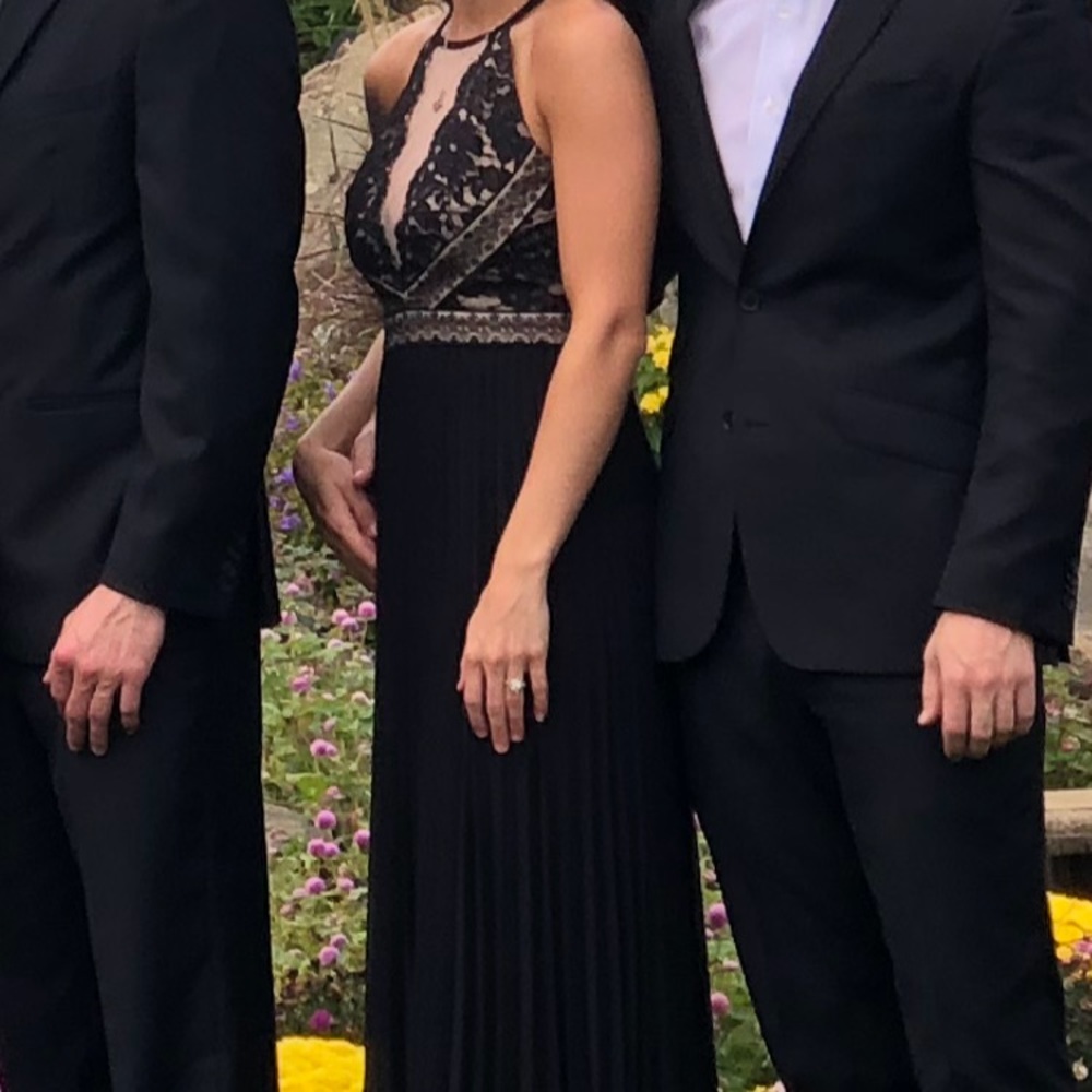 Dress - Picture 6 of 6